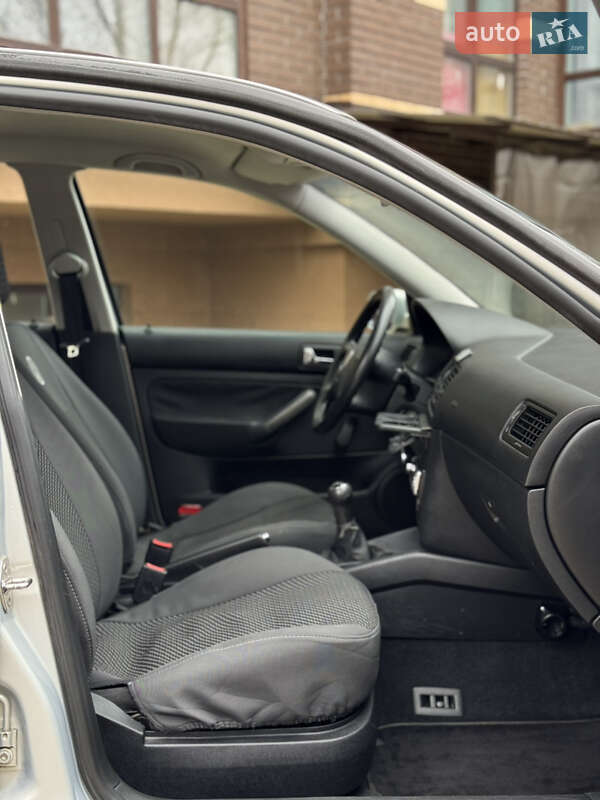 Седан Volkswagen Bora 1999 в Чернігові