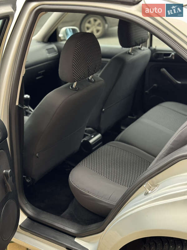 Седан Volkswagen Bora 1999 в Чернігові