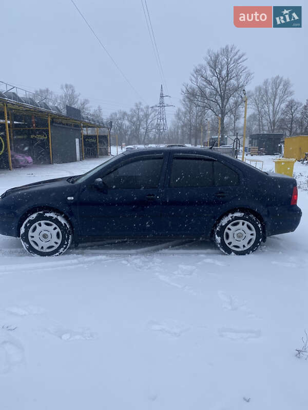 Седан Volkswagen Bora 2001 в Павлограді