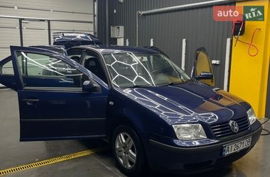 Седан Volkswagen Bora 2001 в Ирпене