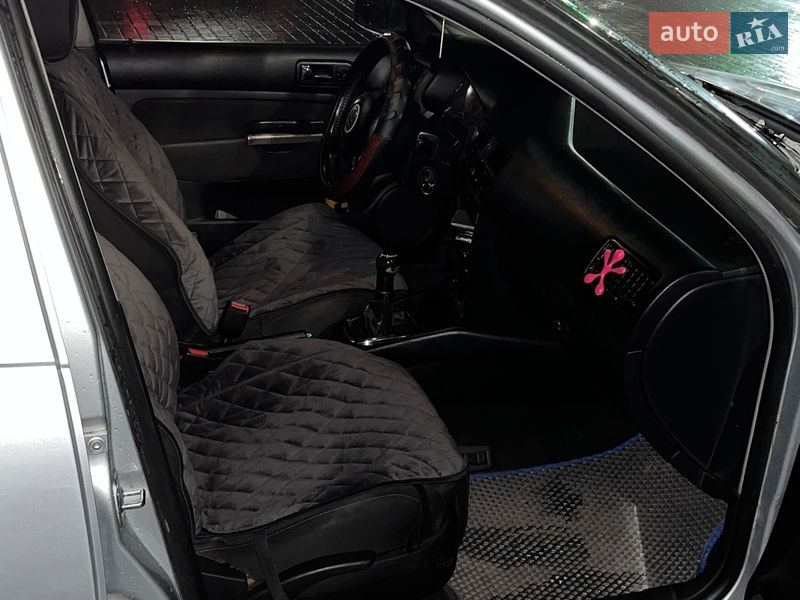 Универсал Volkswagen Bora 2001 в Ровно