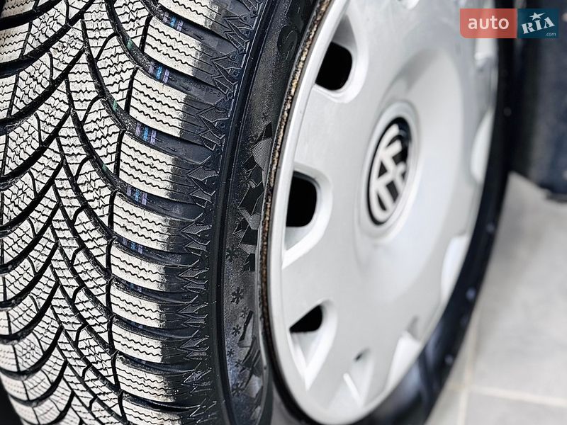 Универсал Volkswagen Bora 2001 в Стрые