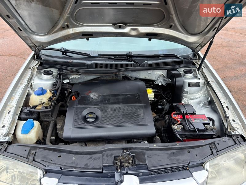 Седан Volkswagen Bora 2004 в Мене