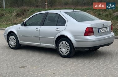 Седан Volkswagen Bora 2003 в Суховолі