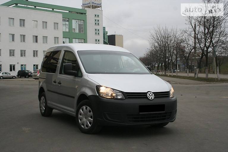 Грузопассажирский фургон Volkswagen Caddy 2010 в Киеве