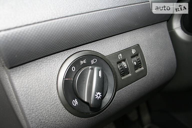 Грузопассажирский фургон Volkswagen Caddy 2010 в Киеве