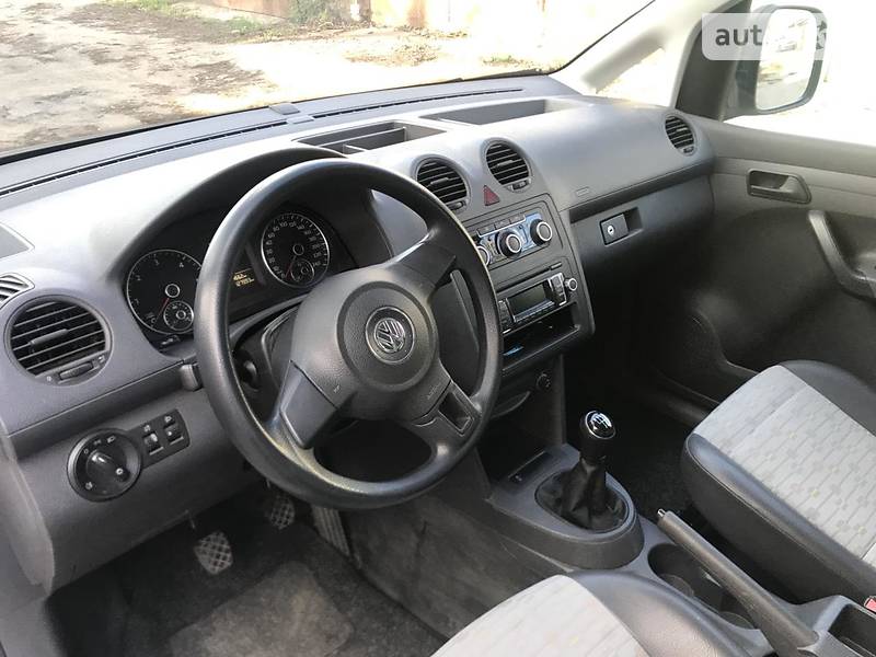 Вантажопасажирський фургон Volkswagen Caddy 2012 в Запоріжжі