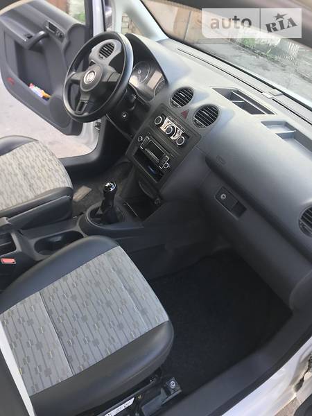 Вантажопасажирський фургон Volkswagen Caddy 2012 в Запоріжжі