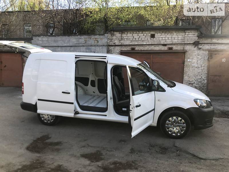 Вантажопасажирський фургон Volkswagen Caddy 2012 в Запоріжжі