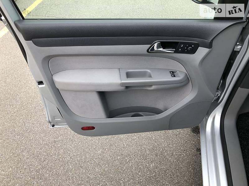 Универсал Volkswagen Caddy 2008 в Киеве