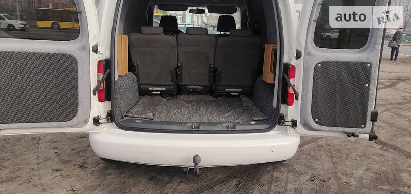 Универсал Volkswagen Caddy 2013 в Киеве