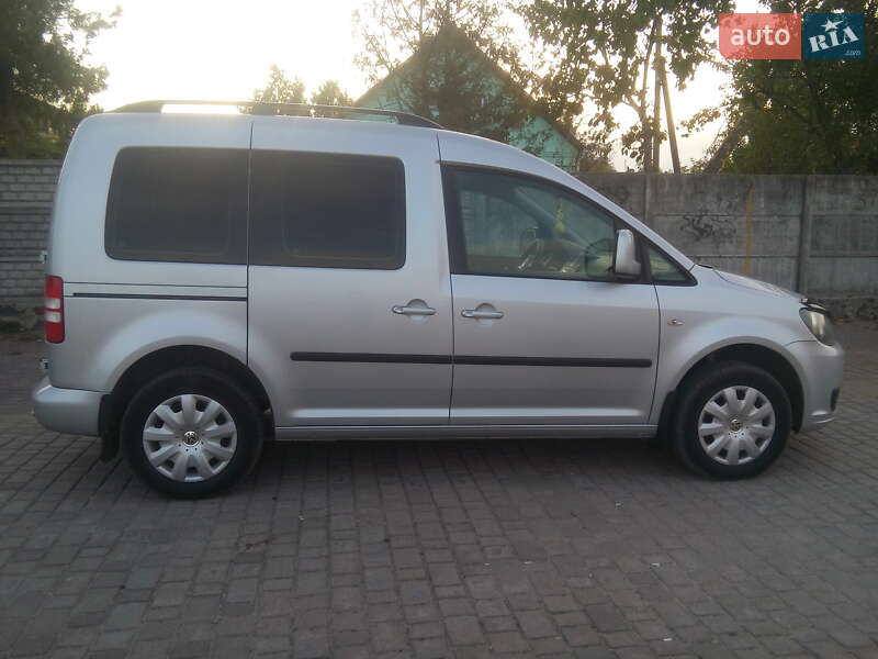 Минивэн Volkswagen Caddy 2011 в Рокитном