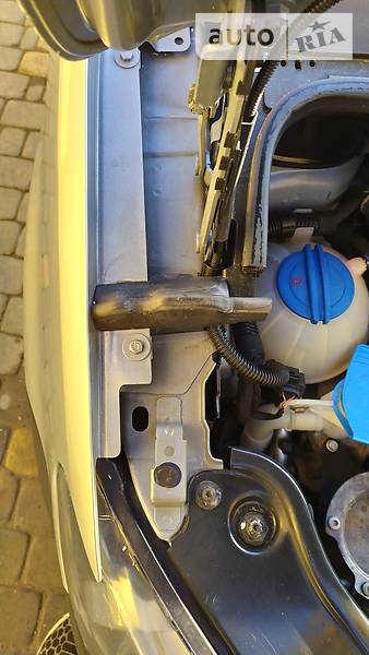 Грузопассажирский фургон Volkswagen Caddy 2011 в Черновцах