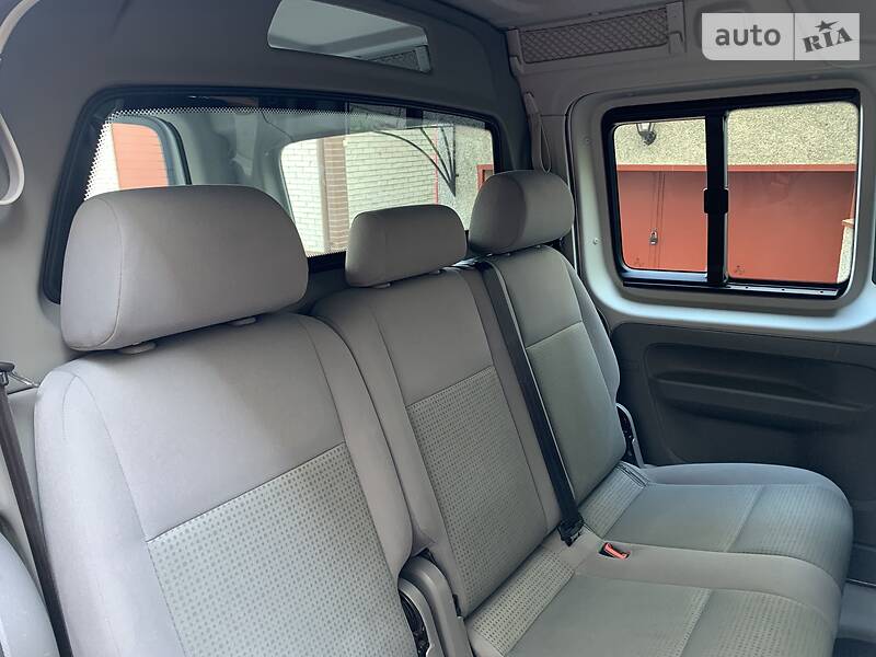 Мінівен Volkswagen Caddy 2008 в Чернівцях