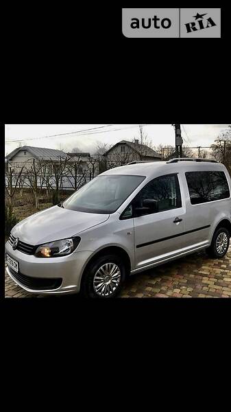 Вантажопасажирський фургон Volkswagen Caddy 2012 в Чернівцях