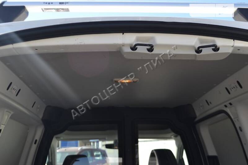 Вантажопасажирський фургон Volkswagen Caddy 2016 в Хмельницькому