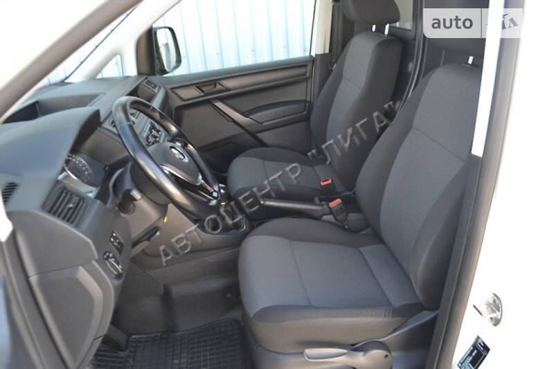 Вантажопасажирський фургон Volkswagen Caddy 2016 в Хмельницькому