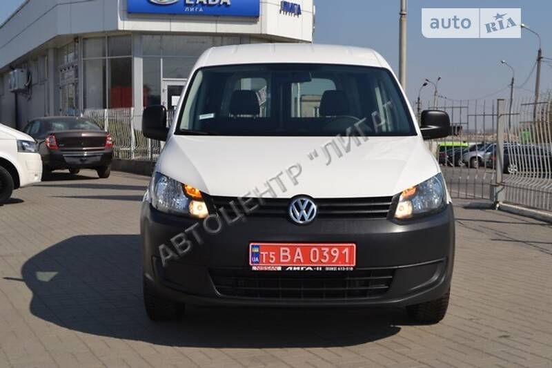 Вантажопасажирський фургон Volkswagen Caddy 2015 в Хмельницькому