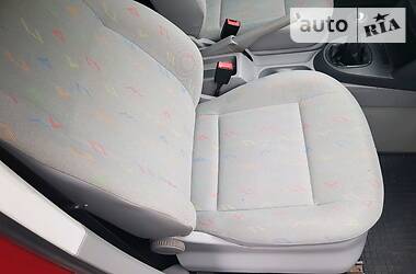 Вантажопасажирський фургон Volkswagen Caddy 2005 в 