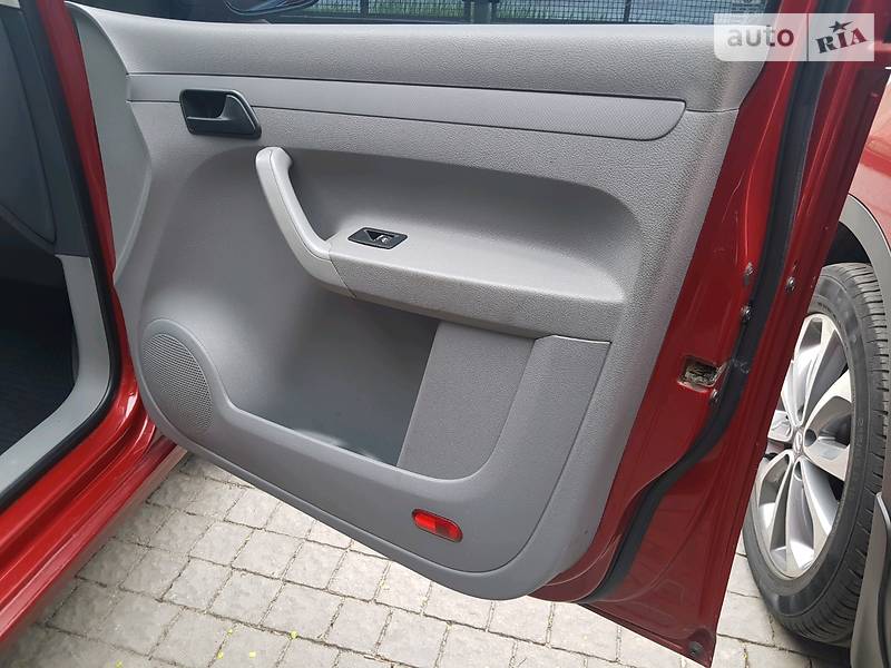 Вантажопасажирський фургон Volkswagen Caddy 2005 в Запоріжжі