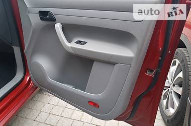 Вантажопасажирський фургон Volkswagen Caddy 2005 в 