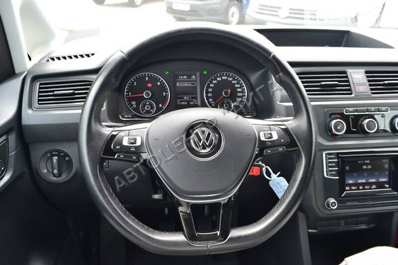 Вантажопасажирський фургон Volkswagen Caddy 2015 в Хмельницькому