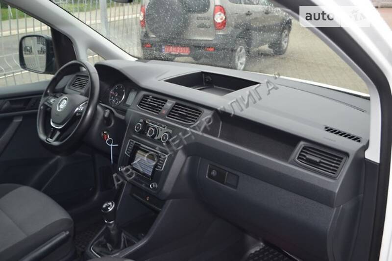 Вантажопасажирський фургон Volkswagen Caddy 2015 в Хмельницькому