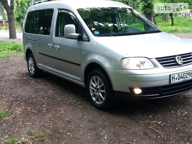 Мінівен Volkswagen Caddy 2010 в Чернівцях
