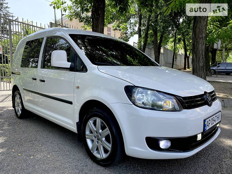 Вантажопасажирський фургон Volkswagen Caddy 2011 в Дніпрі