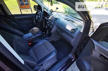 Вантажопасажирський фургон Volkswagen Caddy 2011 в 