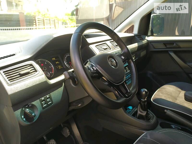 Мінівен Volkswagen Caddy 2016 в Києві