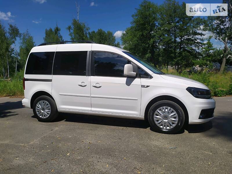 Мінівен Volkswagen Caddy 2016 в Києві