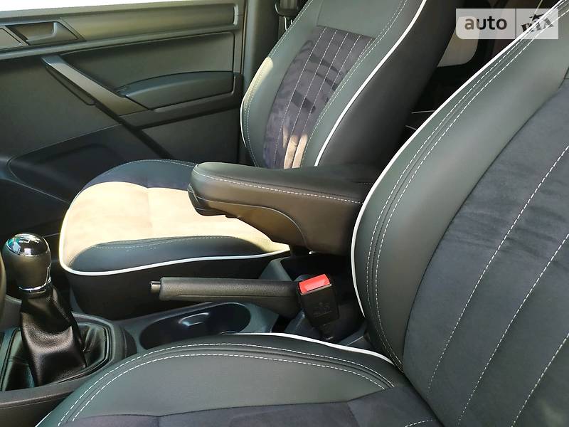 Мінівен Volkswagen Caddy 2016 в Києві
