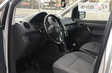 Вантажопасажирський фургон Volkswagen Caddy 2015 в Києві