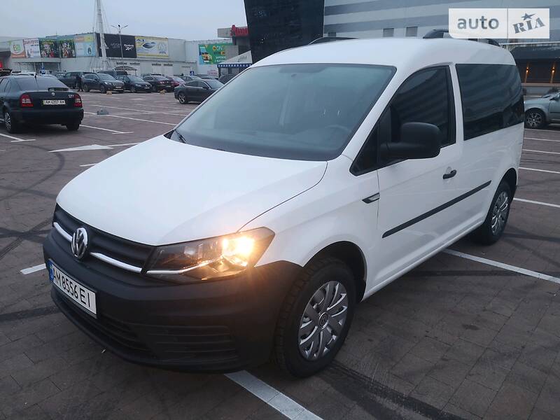 Грузопассажирский фургон Volkswagen Caddy 2016 в Житомире