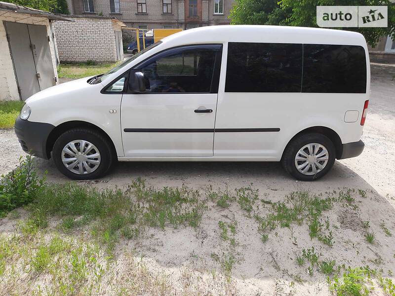 Минивэн Volkswagen Caddy 2010 в Павлограде