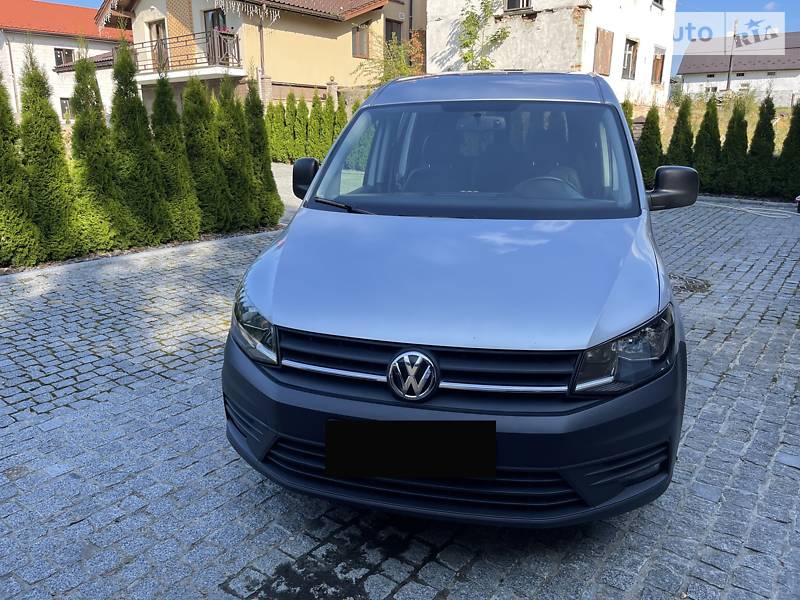 Универсал Volkswagen Caddy 2015 в Бориславе