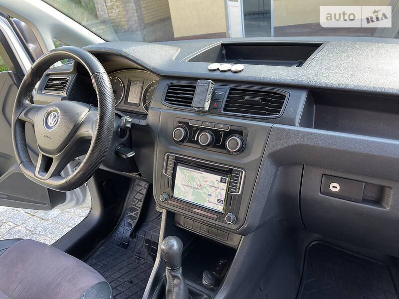 Универсал Volkswagen Caddy 2015 в Бориславе