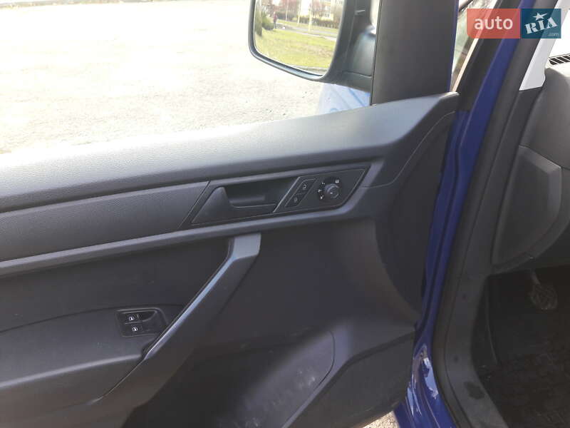 Мінівен Volkswagen Caddy 2015 в Черкасах