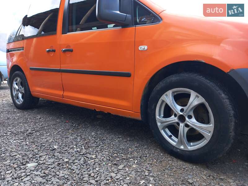 Минивэн Volkswagen Caddy 2005 в Рахове