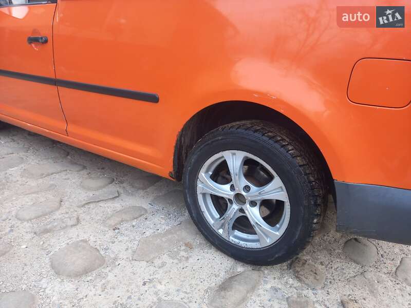 Минивэн Volkswagen Caddy 2005 в Рахове