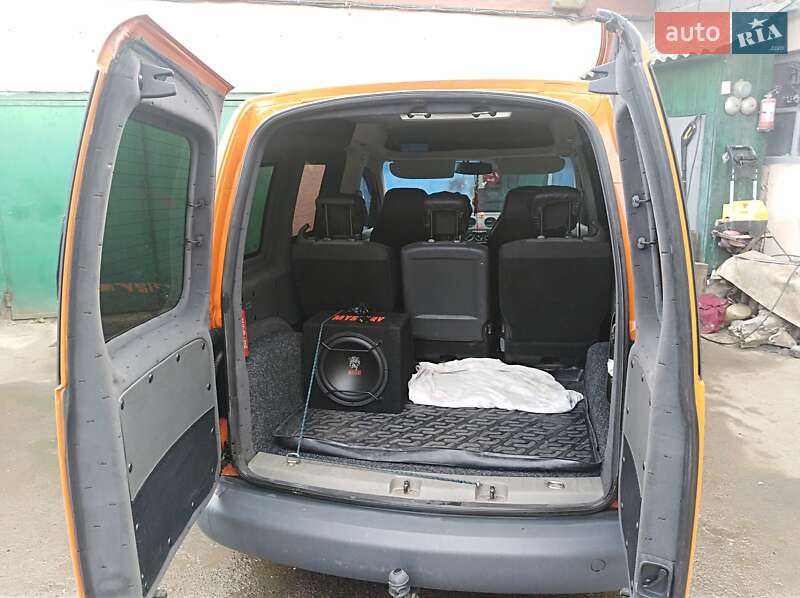 Минивэн Volkswagen Caddy 2005 в Рахове