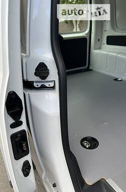 Грузовой фургон Volkswagen Caddy 2017 в 