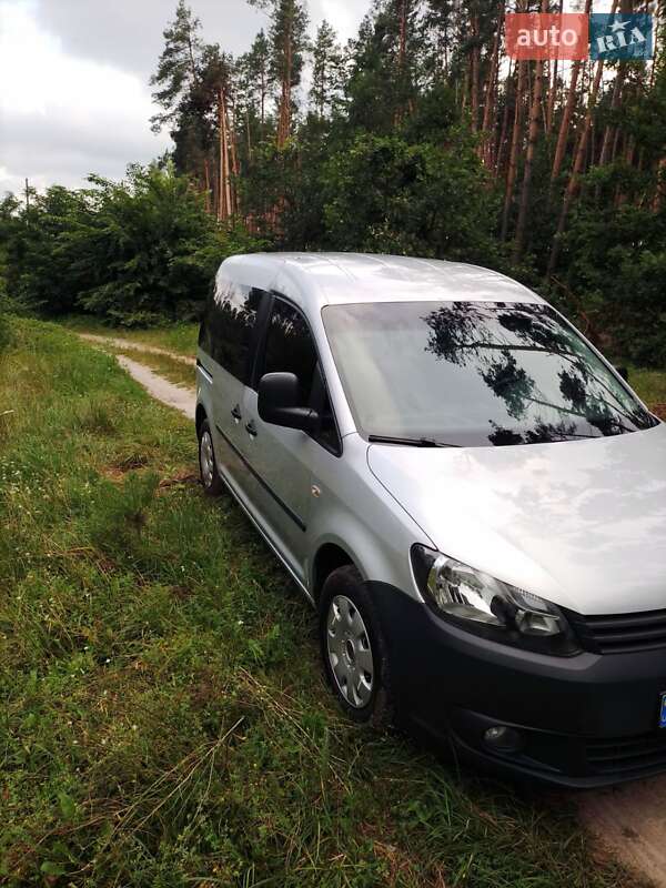 Универсал Volkswagen Caddy 2013 в Прилуках