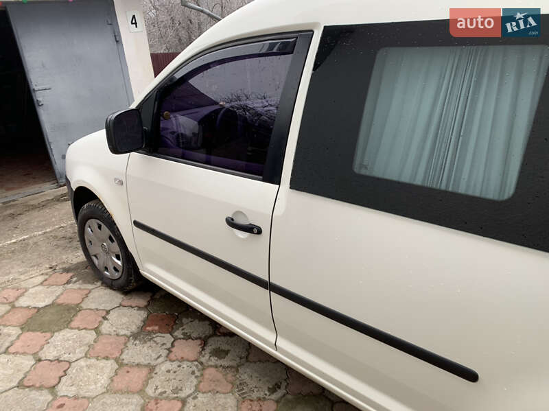 Минивэн Volkswagen Caddy 2006 в Черновцах