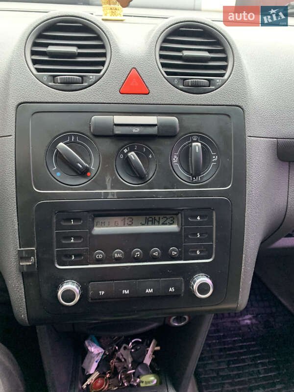 Минивэн Volkswagen Caddy 2006 в Черновцах