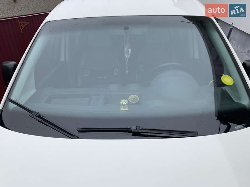 Минивэн Volkswagen Caddy 2006 в Черновцах