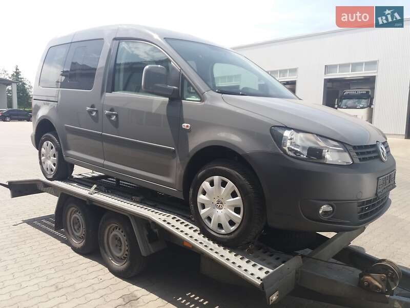 Мінівен Volkswagen Caddy 2010 в Сваляві