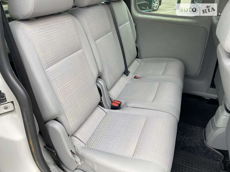 Минивэн Volkswagen Caddy 2010 в Ровно
