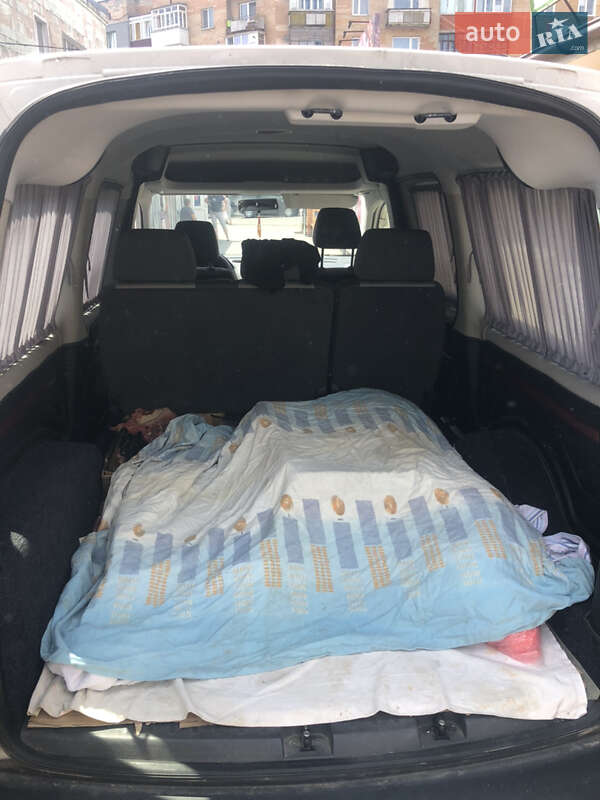Минивэн Volkswagen Caddy 2013 в Остроге